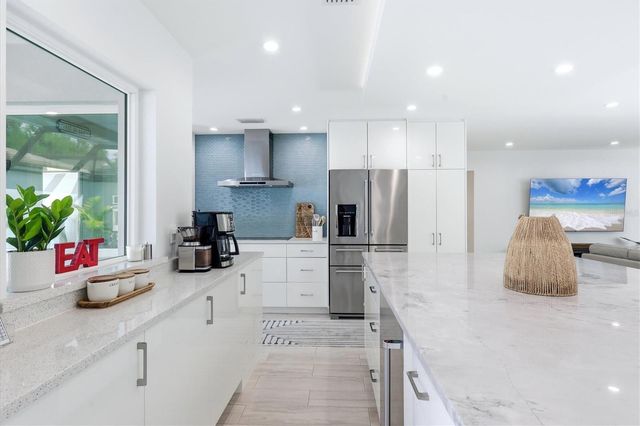 3694 GLEN OAKS MANOR DRIVE, Sarasota, FL 34232