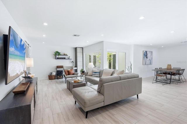 3694 GLEN OAKS MANOR DRIVE, Sarasota, FL 34232
