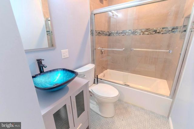 8320 HILLENDALE RD, Baltimore, MD 21234