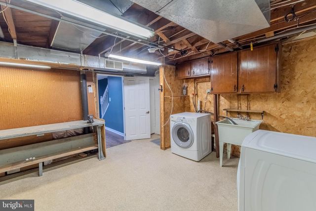 8320 HILLENDALE RD, Baltimore, MD 21234