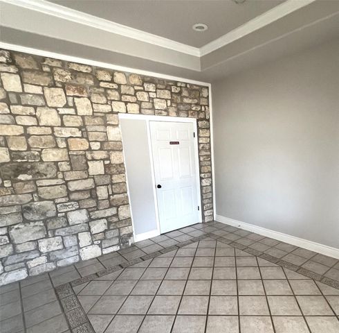 21122 W State Hwy 71 A, Spicewood, TX 78669