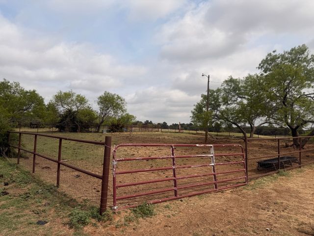 2548 County Road 2690, Alvord, TX 76225