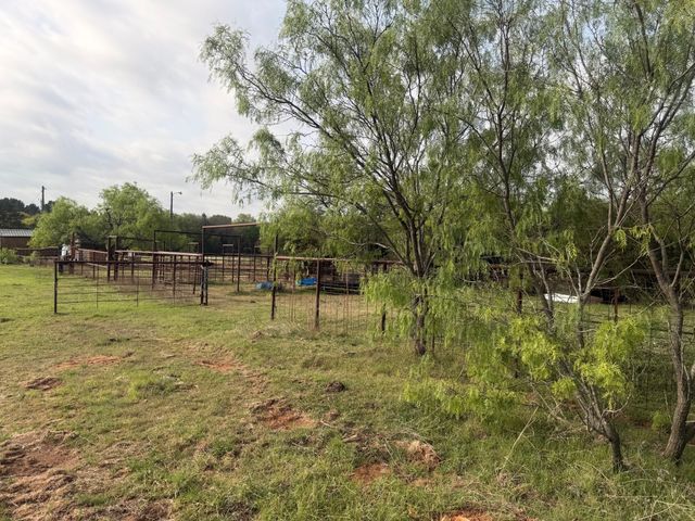 2548 County Road 2690, Alvord, TX 76225