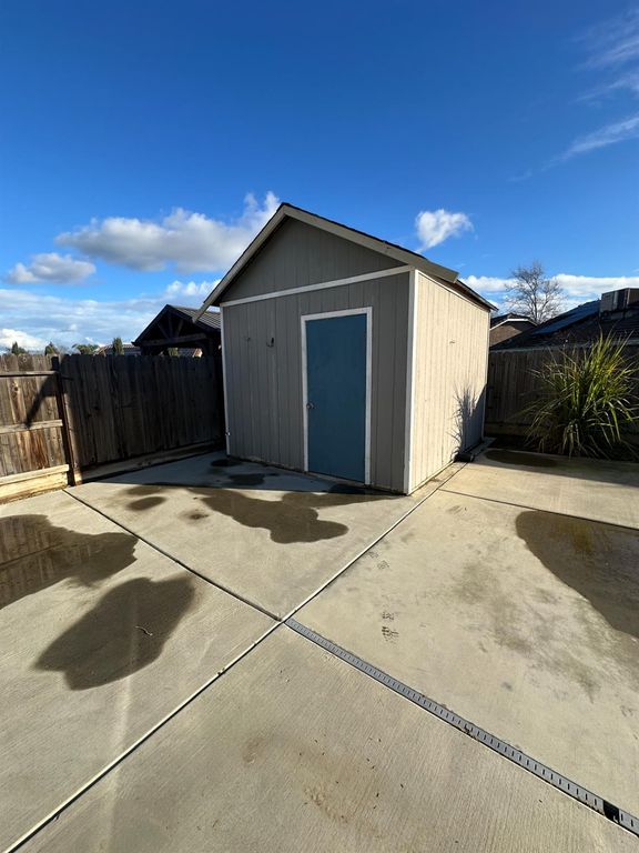 Image 23 of property listing at 5448 E Laurite Avenue, Fresno, CA 93727