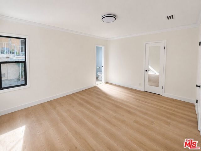6132 Whitsett Avenue, Los Angeles, CA 91606