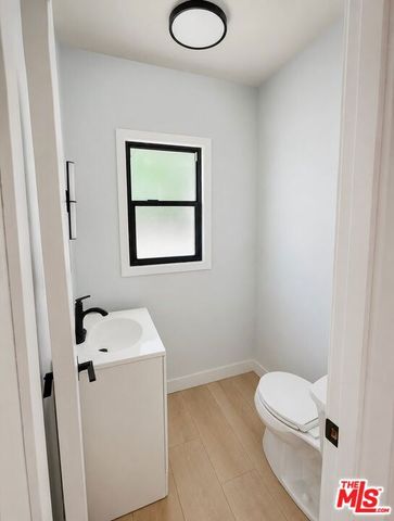 6132 Whitsett Avenue, Los Angeles, CA 91606