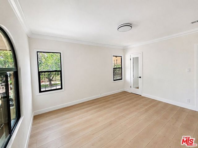 6132 Whitsett Avenue, Los Angeles, CA 91606