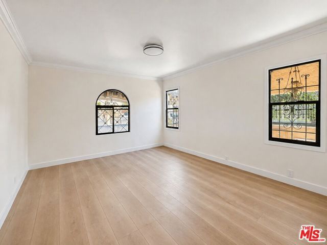 6132 Whitsett Avenue, Los Angeles, CA 91606