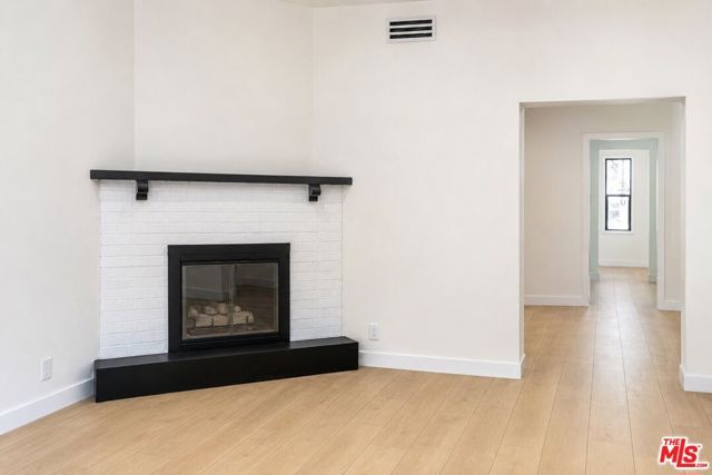 6132 Whitsett Avenue, Los Angeles, CA 91606