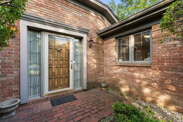 47 Glen Eagles Drive, Schererville, IN 46375