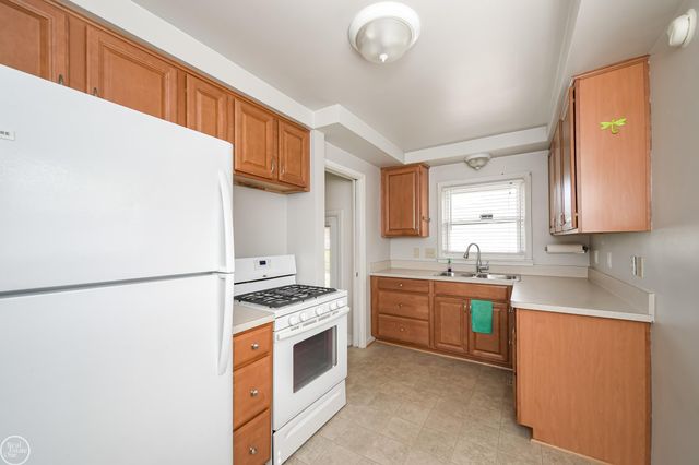 20313 Alger Street, Saint Clair Shores, MI 48080