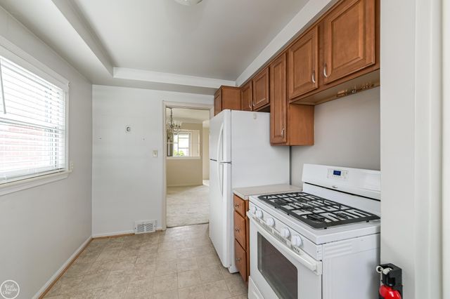 20313 Alger Street, Saint Clair Shores, MI 48080