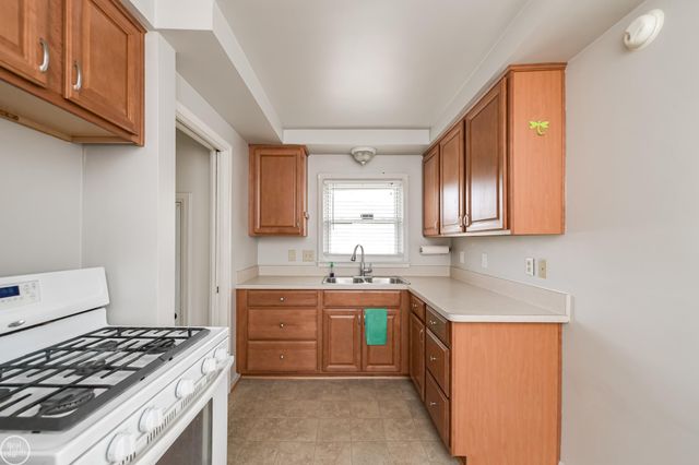 20313 Alger Street, Saint Clair Shores, MI 48080