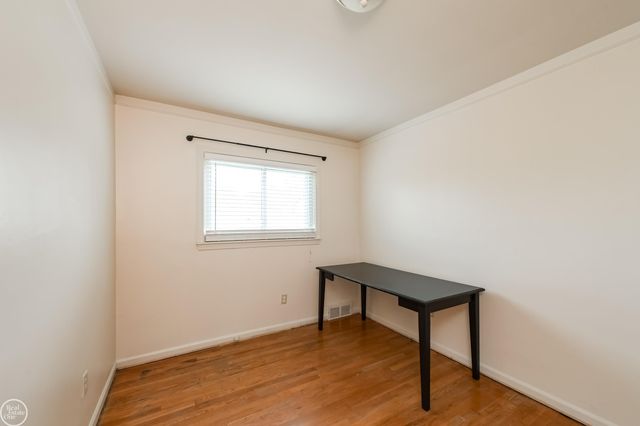 20313 Alger Street, Saint Clair Shores, MI 48080