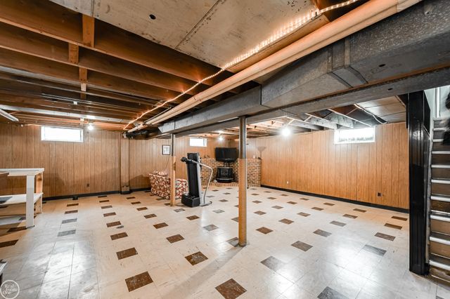 20313 Alger Street, Saint Clair Shores, MI 48080
