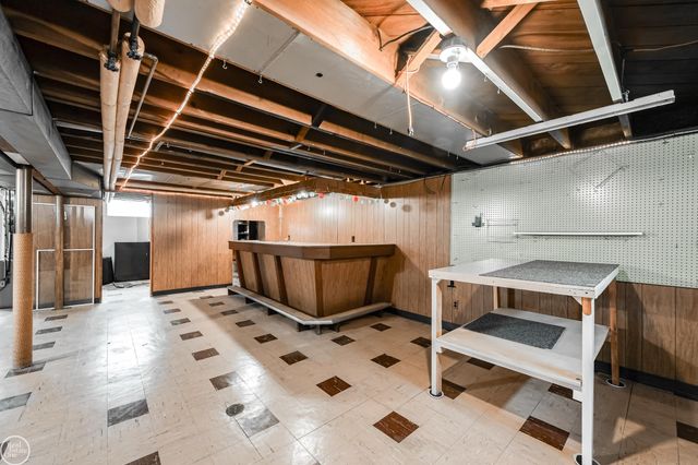 20313 Alger Street, Saint Clair Shores, MI 48080