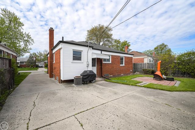 20313 Alger Street, Saint Clair Shores, MI 48080