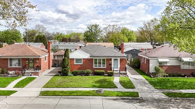 20313 Alger Street, Saint Clair Shores, MI 48080