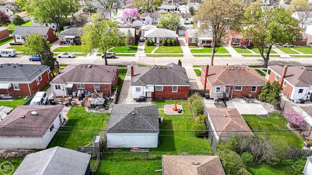 20313 Alger Street, Saint Clair Shores, MI 48080