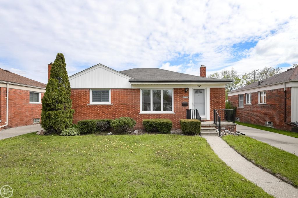 20313 Alger Street, Saint Clair Shores, MI 48080