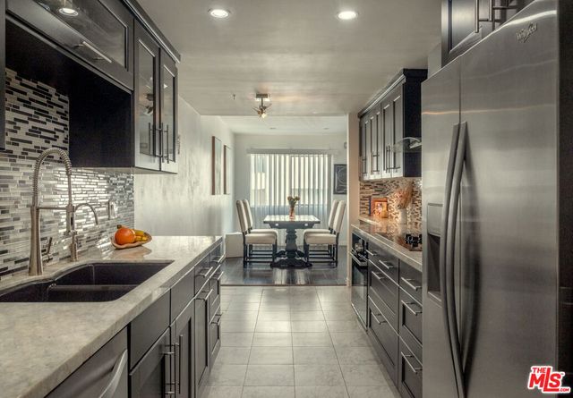 7259 Hillside Avenue 202, Los Angeles, CA 90046