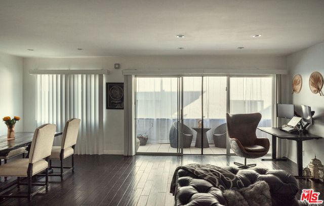 7259 Hillside Avenue 202, Los Angeles, CA 90046