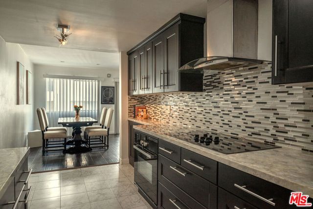 7259 Hillside Avenue 202, Los Angeles, CA 90046