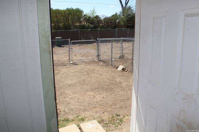 202 Senisa, San Antonio, TX 78228