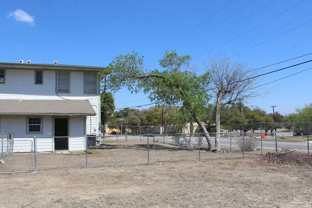 202 Senisa, San Antonio, TX 78228