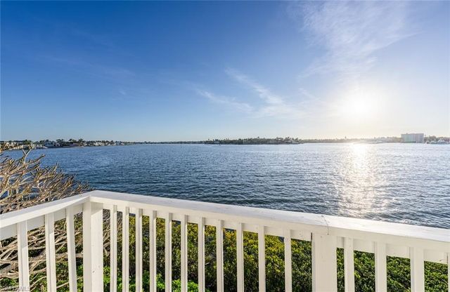 1302 CHESAPEAKE AVE # A3, Naples, FL 34102