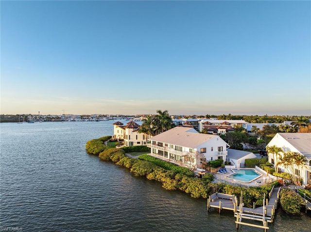 1302 CHESAPEAKE AVE # A3, Naples, FL 34102