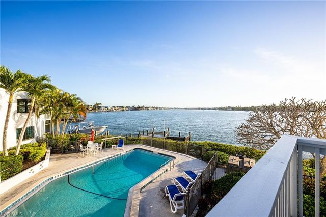 1302 CHESAPEAKE AVE # A3, Naples, FL 34102