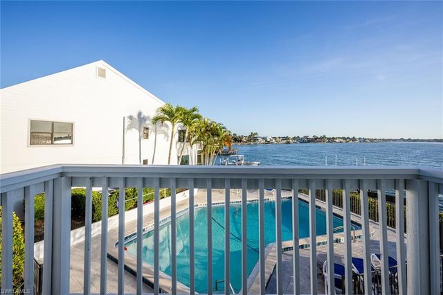 1302 CHESAPEAKE AVE # A3, Naples, FL 34102