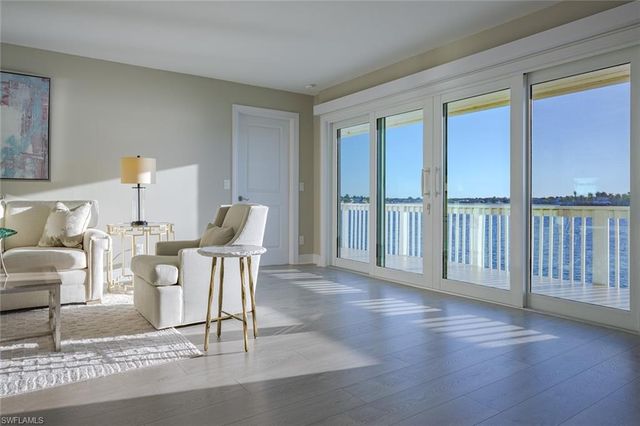 1302 CHESAPEAKE AVE # A3, Naples, FL 34102