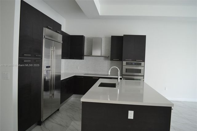 3350 NW 83rd Ct, Doral, FL 33122