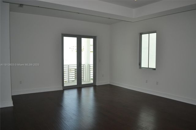 3350 NW 83rd Ct, Doral, FL 33122