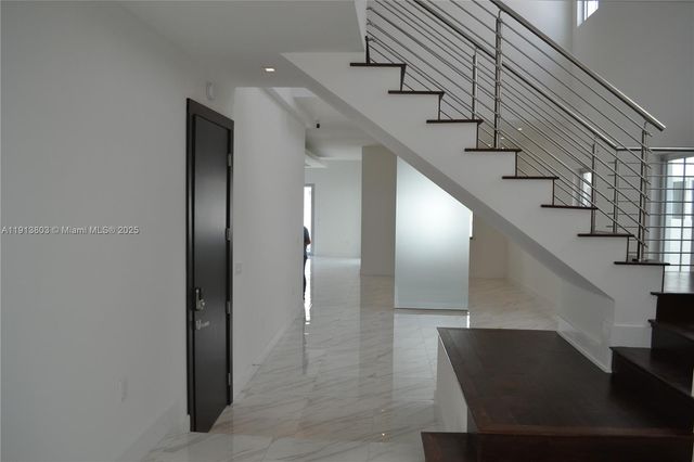 3350 NW 83rd Ct, Doral, FL 33122