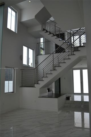 3350 NW 83rd Ct, Doral, FL 33122