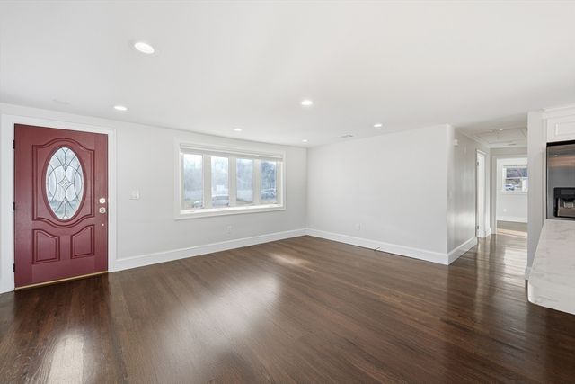 20 Mulhall Dr, Ashland, MA 01721