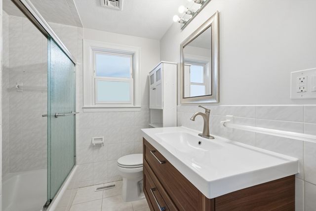 20 Mulhall Dr, Ashland, MA 01721