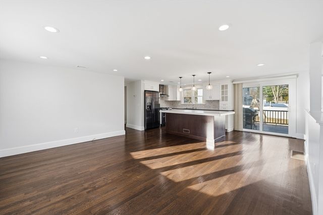 20 Mulhall Dr, Ashland, MA 01721