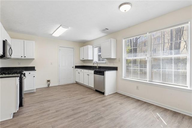 390 Manor Glen Drive, Suwanee, GA 30024