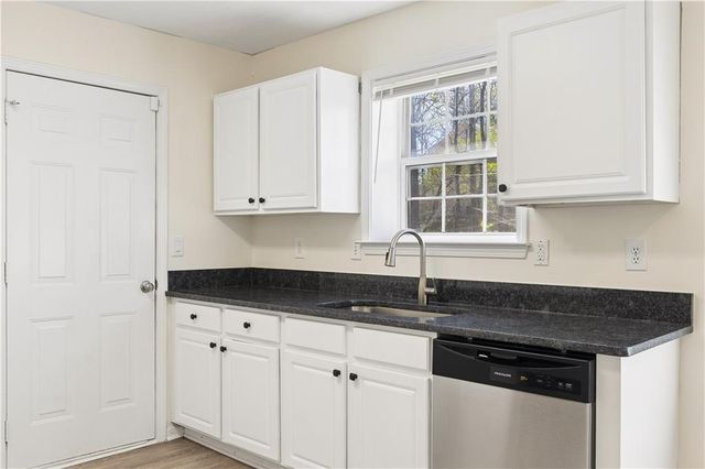 390 Manor Glen Drive, Suwanee, GA 30024