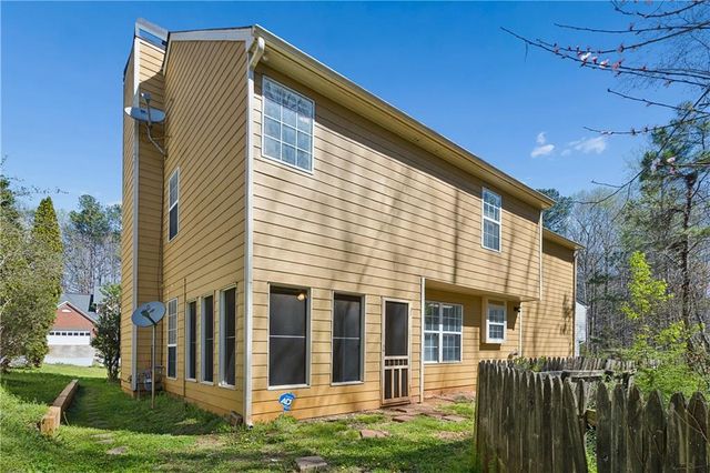 390 Manor Glen Drive, Suwanee, GA 30024