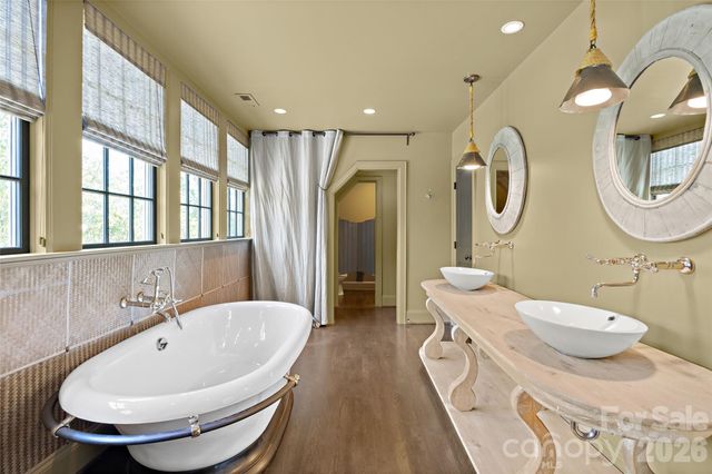 208 Wales Avenue, Charlotte, NC 28209