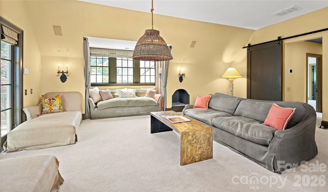 208 Wales Avenue, Charlotte, NC 28209