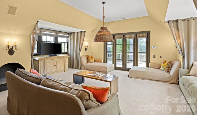 208 Wales Avenue, Charlotte, NC 28209