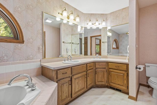 W278N2760 Rocky Point ROAD, Pewaukee, WI 53072