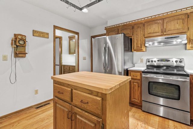 W278N2760 Rocky Point ROAD, Pewaukee, WI 53072