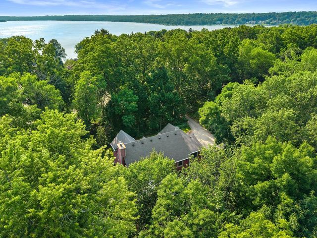 W278N2760 Rocky Point ROAD, Pewaukee, WI 53072